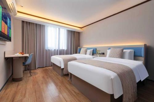 Ezzi Hotel