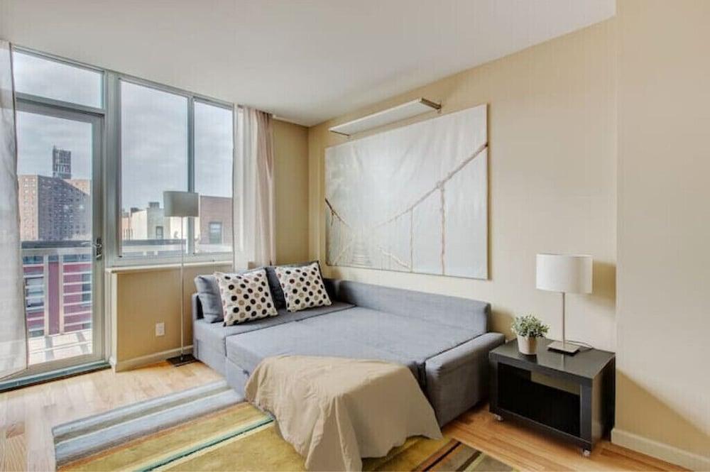 Spacious 2 Bed/2 Bath Apt 3 Blocks to Central Park