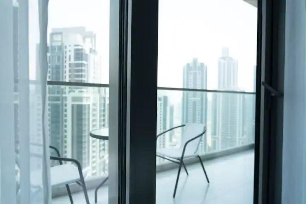 Paramount Midtown 2BR with Burj Khalifa view