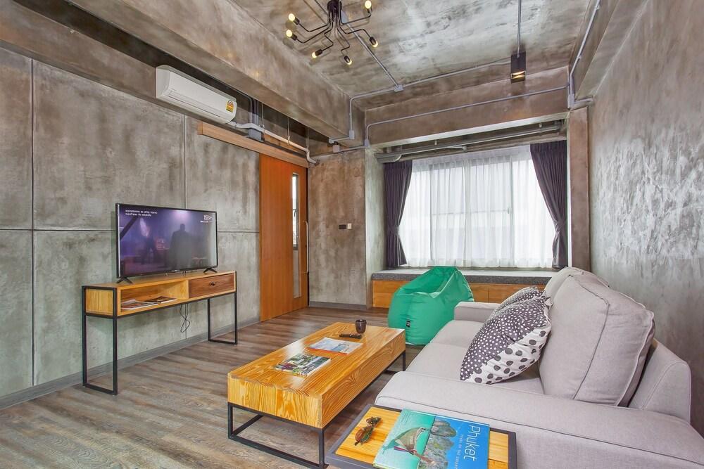 Exclusive Design 3-Floor Loft-Villa with Pool!