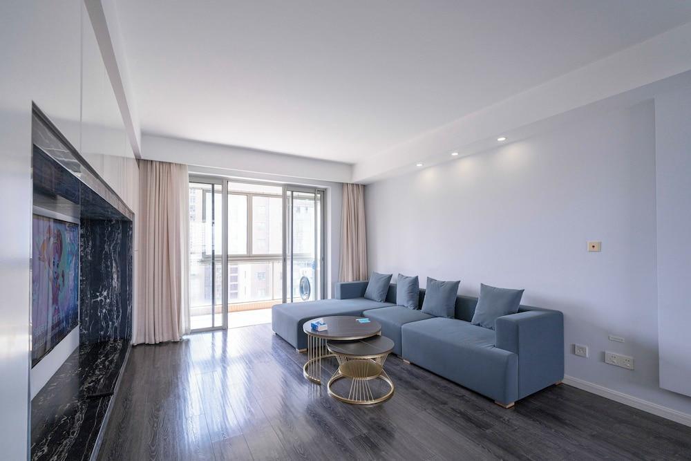 Tyms Luxury 3BR 2BA APT Riverside
