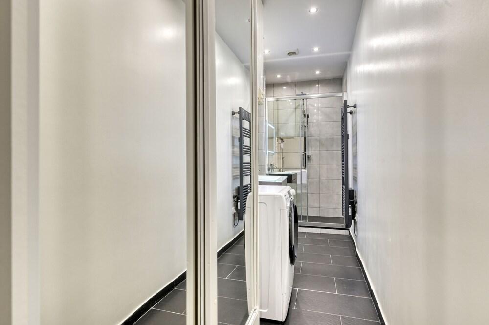 Central nice apartment 2 steps Le Marais -Republic