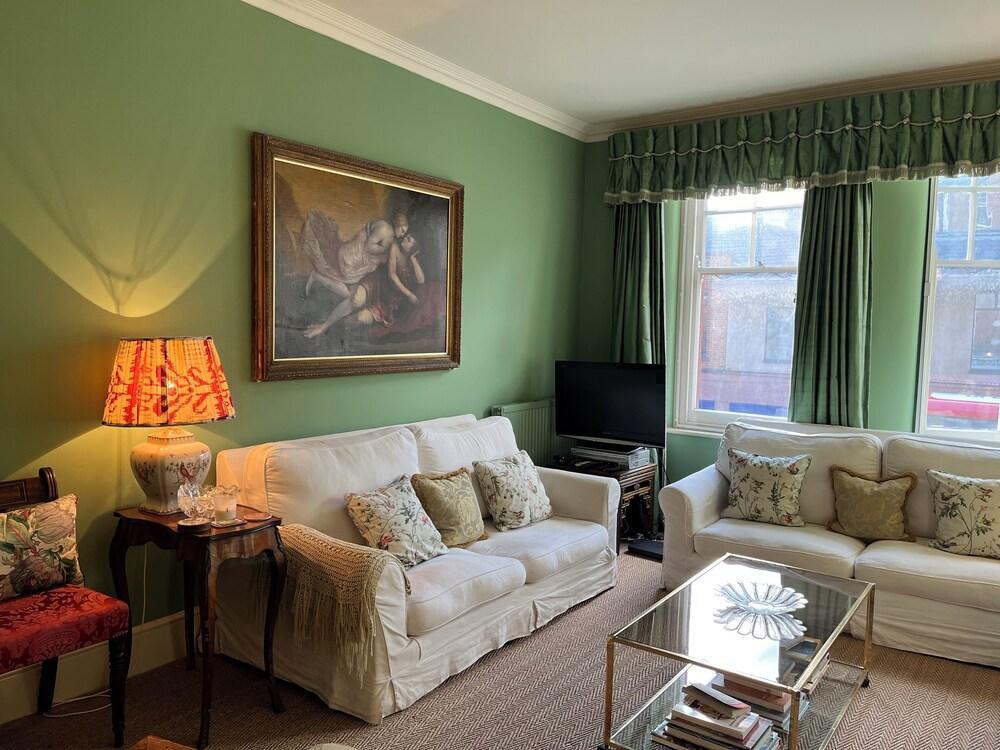 Chelsea Flat With Character