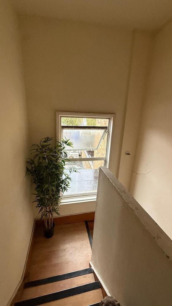 Cosy two bedroom flat Fulham Broadway