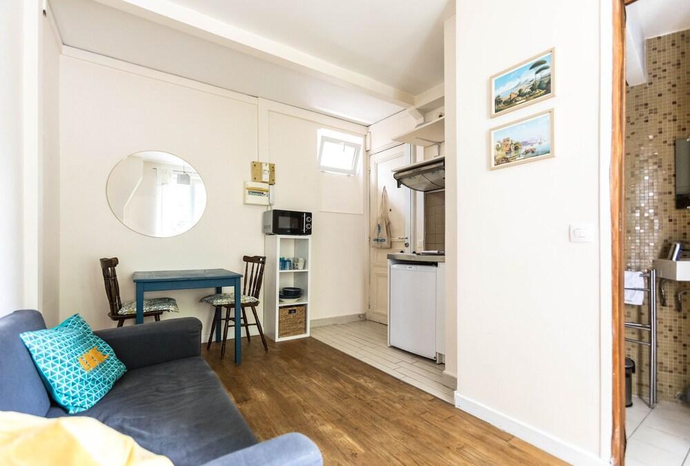 One Bedroom in Belleville