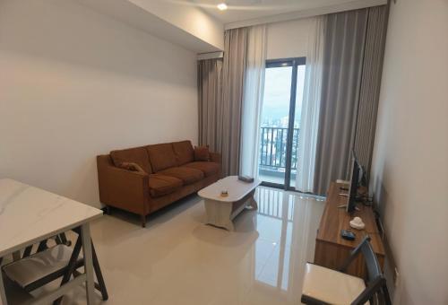 Colombo Trizen J&J future Apart ment