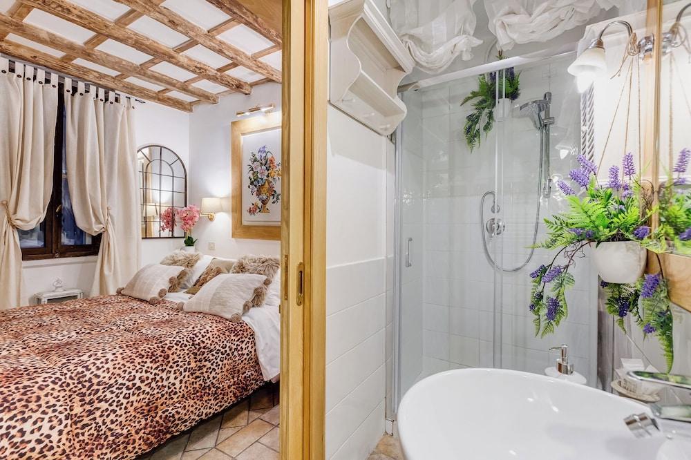 PIAZZA NAVONA ADORABLE APARTMENT