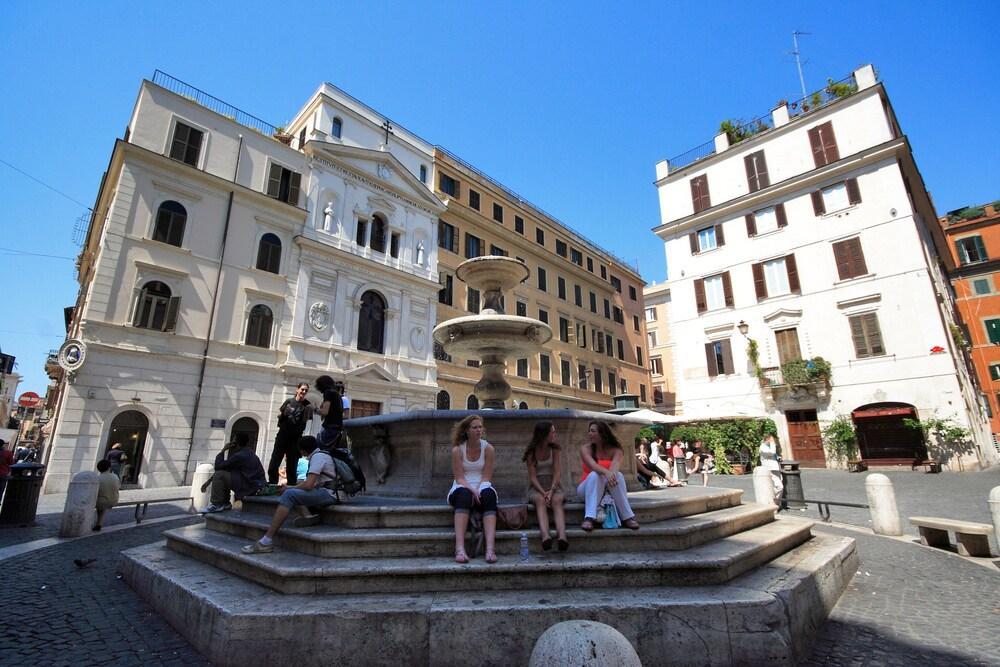 Monti Urbana Terrace