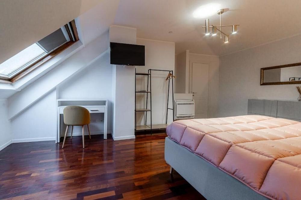 Elegant Penthouse - Metro Conca d'Oro