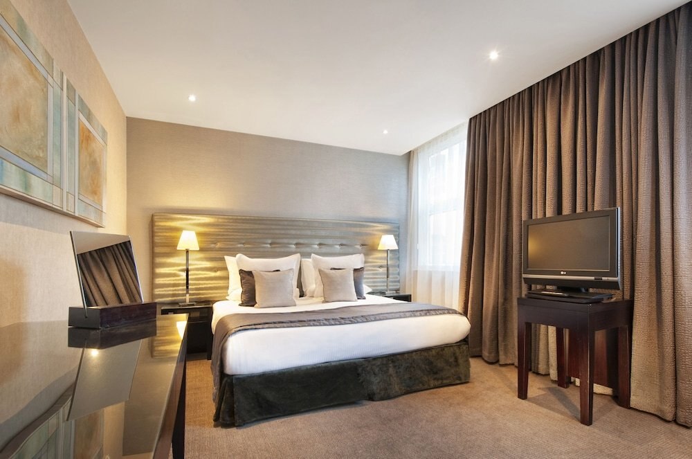 LONDON K WEST SHEPHERD'S BUSH by IHG