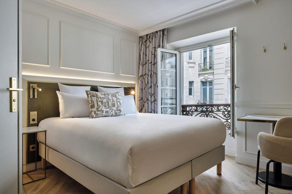 Moulin Plaza Hotel
