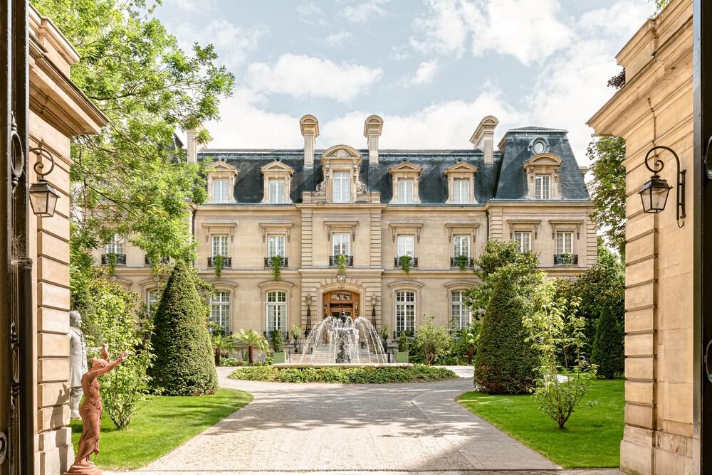 Saint James Paris - Relais & Chateaux