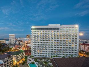 Royal Twins Palace Hotel