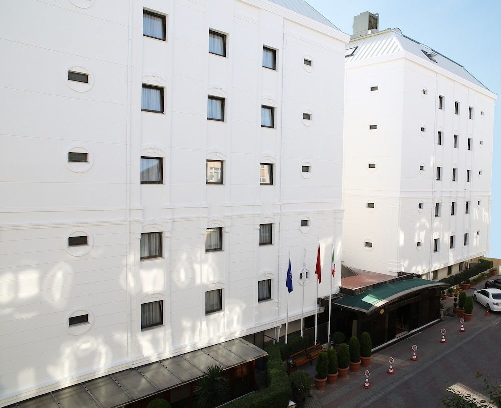 Gunes Hotel Merter