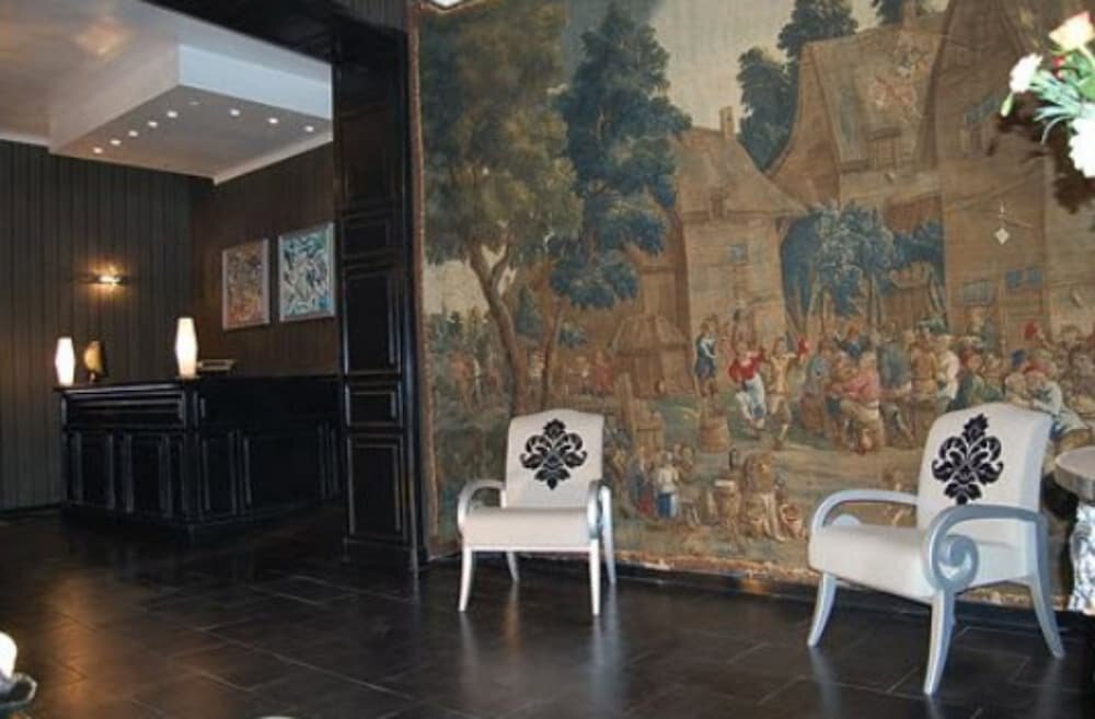 Royal Palace Luxury Hotel