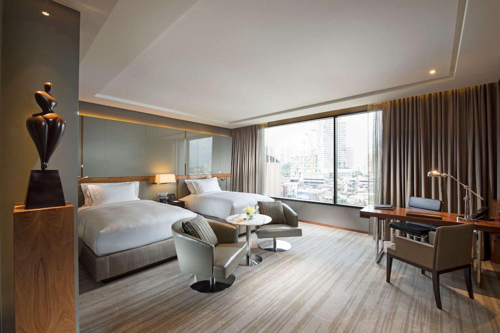 Hilton Sukhumvit Bangkok - Tap to explore photos