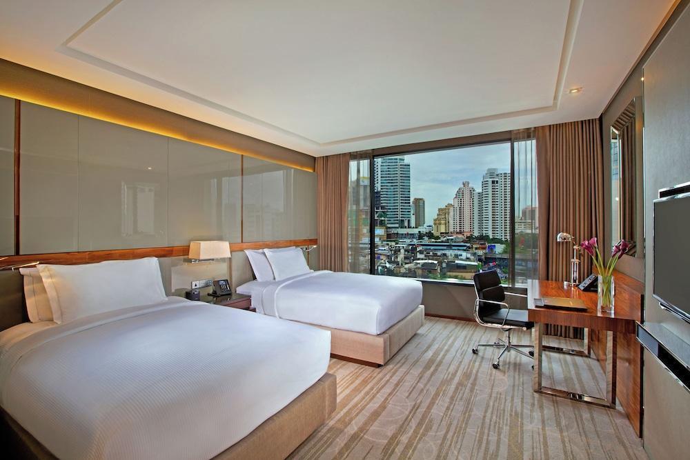 Hilton Sukhumvit Bangkok Room Type - TWIN PREMIUM EXECUTIVE ROOM
