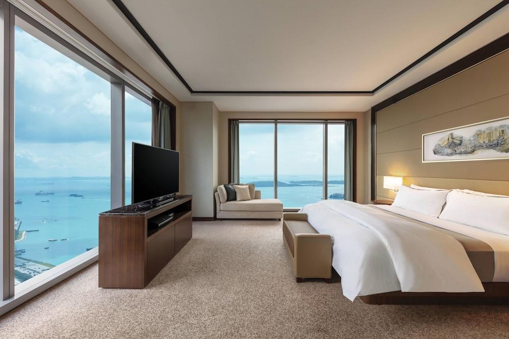 The Westin Singapore Room Type - Club Suite, 1 Bedroom, Harbor View (Corner)