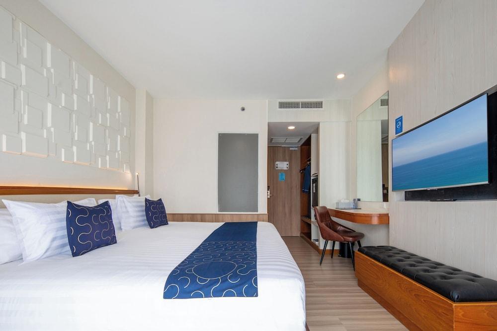 Sira Grande Hotel Patong Room Type - Standard Double Room