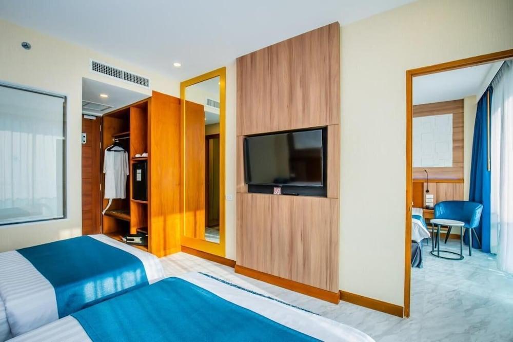 Sira Grande Hotel Patong Room Type - Quadruple Room Sira Grande Hotel Patong Room Type - Quadruple Room