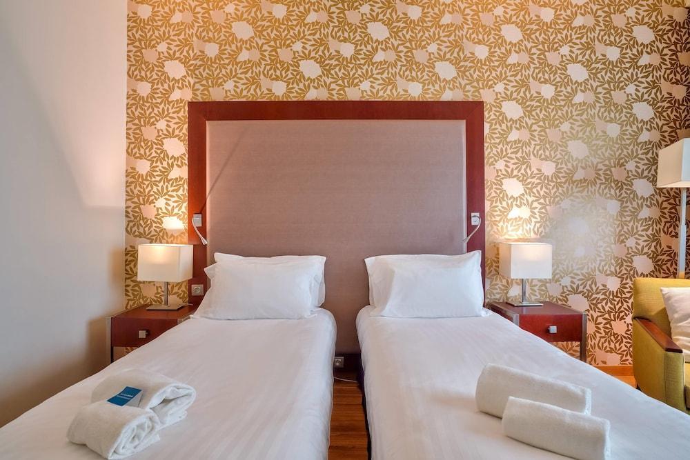 Clarion Paris CDG Airport Room Type - Standard Room, 2 Twin Beds, Non Smoking