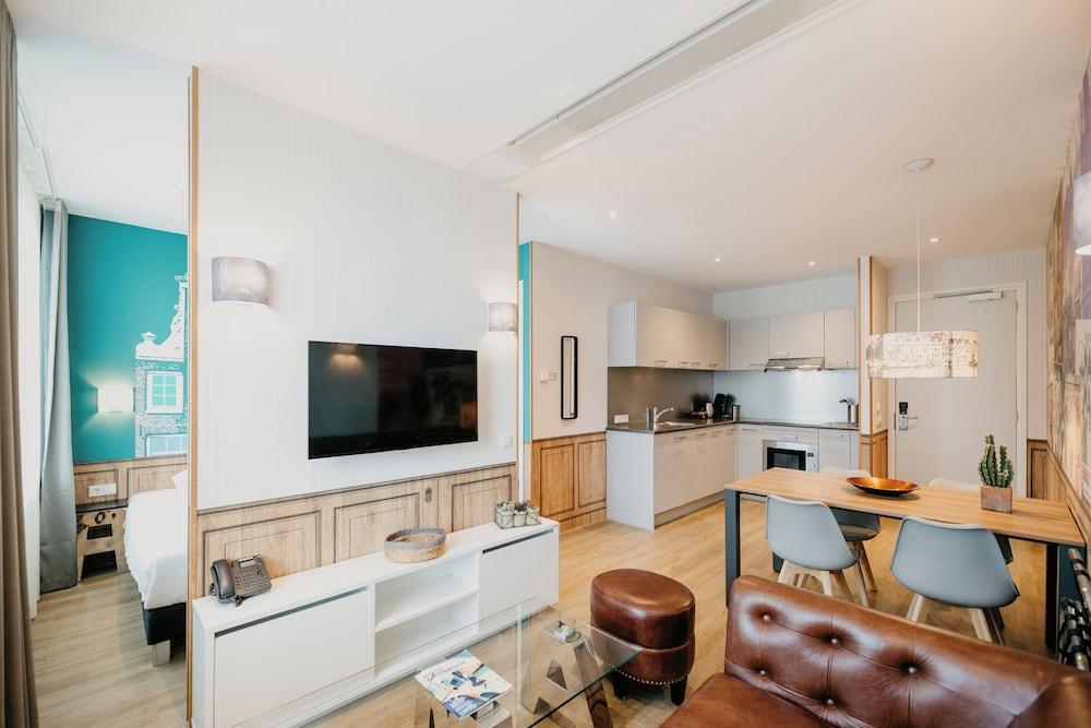Amsterdam ID Aparthotel Room Type - Executive Studio, 1 Double Bed, Private Bathroom Amsterdam ID Aparthotel Room Type - Executive Studio, 1 Double Bed, Private Bathroom