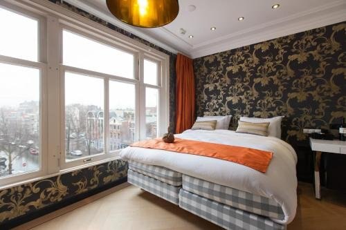 The Amsterdam Canal Hotel Room Type - Deluxe Double Room with Canal View