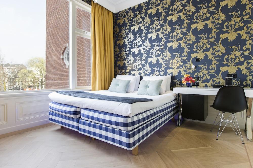 The Amsterdam Canal Hotel Room Type - Deluxe Quadruple Room, Canal View