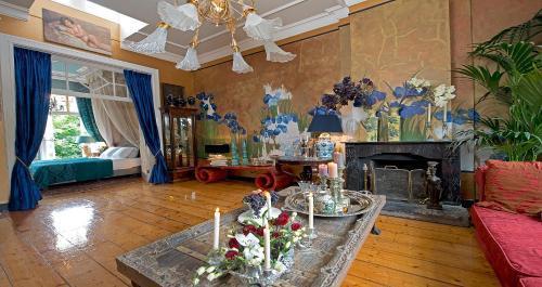 Breitner House - Tap to explore photos