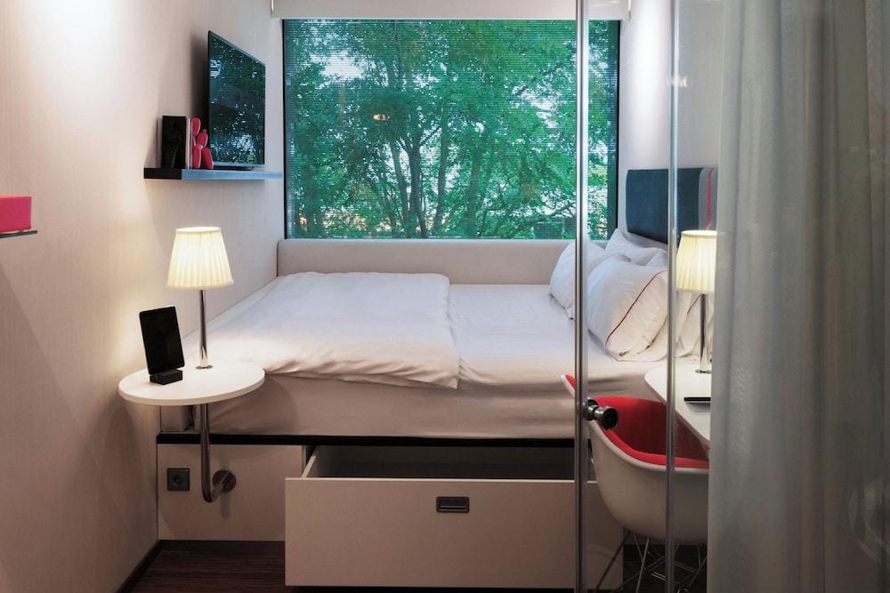 citizenM Amsterdam South - Tap to explore photos