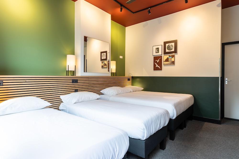 Weber Hotel Room Type - Basic Quadruple Room, Multiple Beds, Private Bathroom