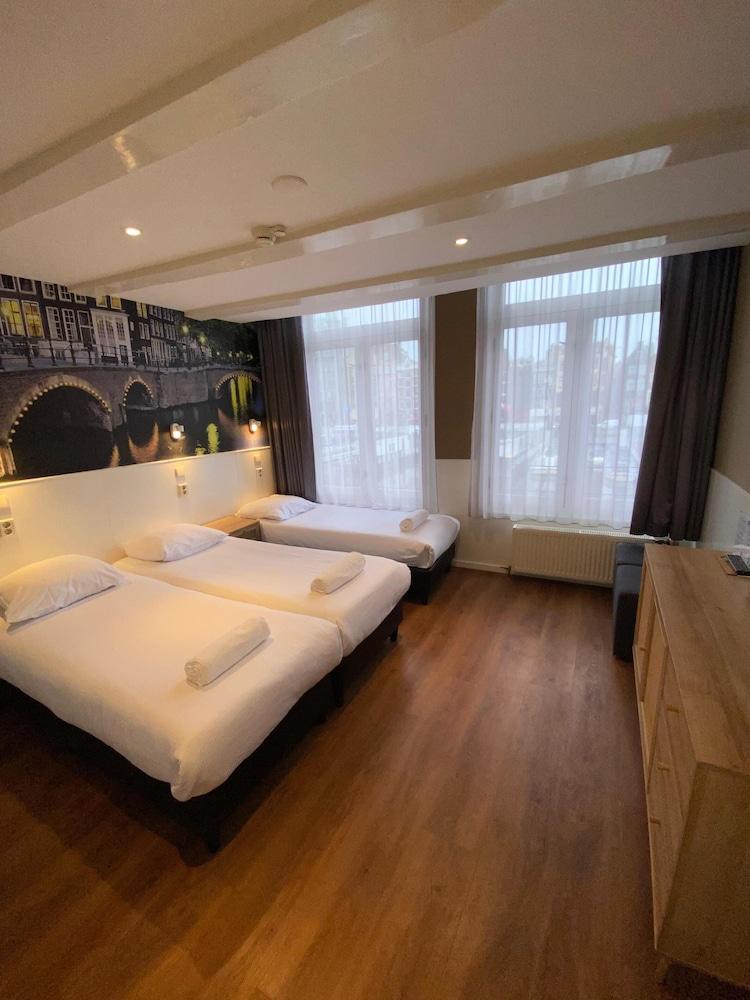 Hotel Old Quarter Room Type - Triple Canal View room