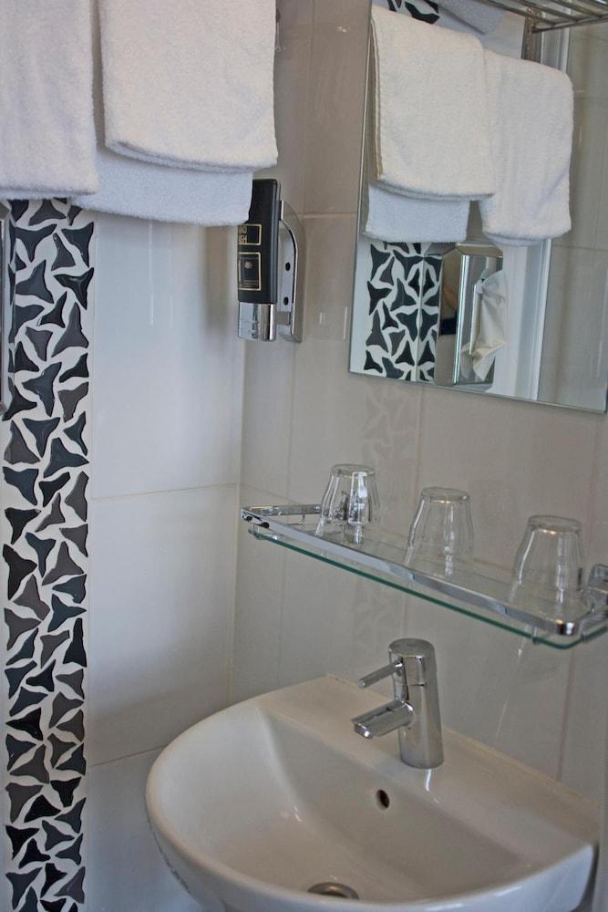Hotel Allure Room Type - Budget Triple Room