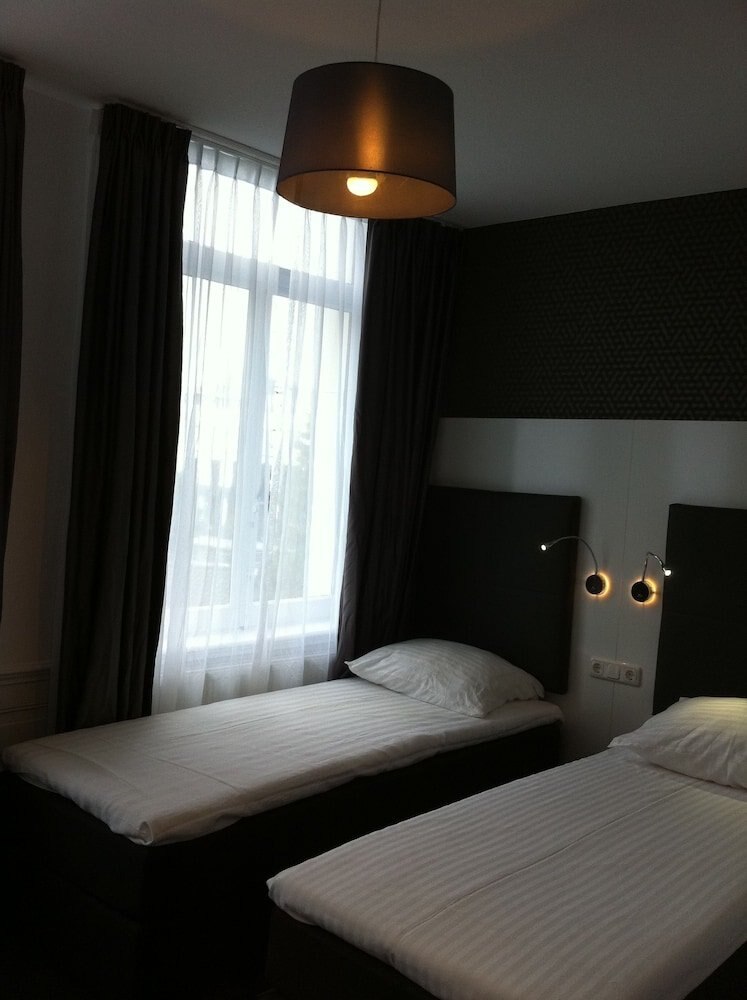 Hotel Vossius Vondelpark Room Type - Triple Room (Budget)