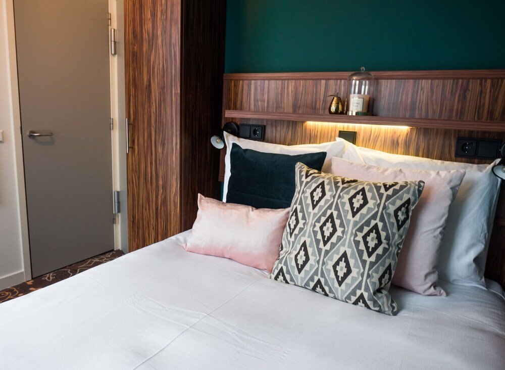 Linden Hotel Room Type - Basic Room, 1 Queen Bed