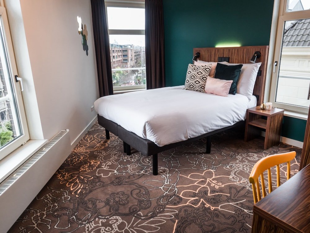 Linden Hotel Room Type - Superior Room, 1 Queen Bed Linden Hotel Room Type - Superior Room, 1 Queen Bed