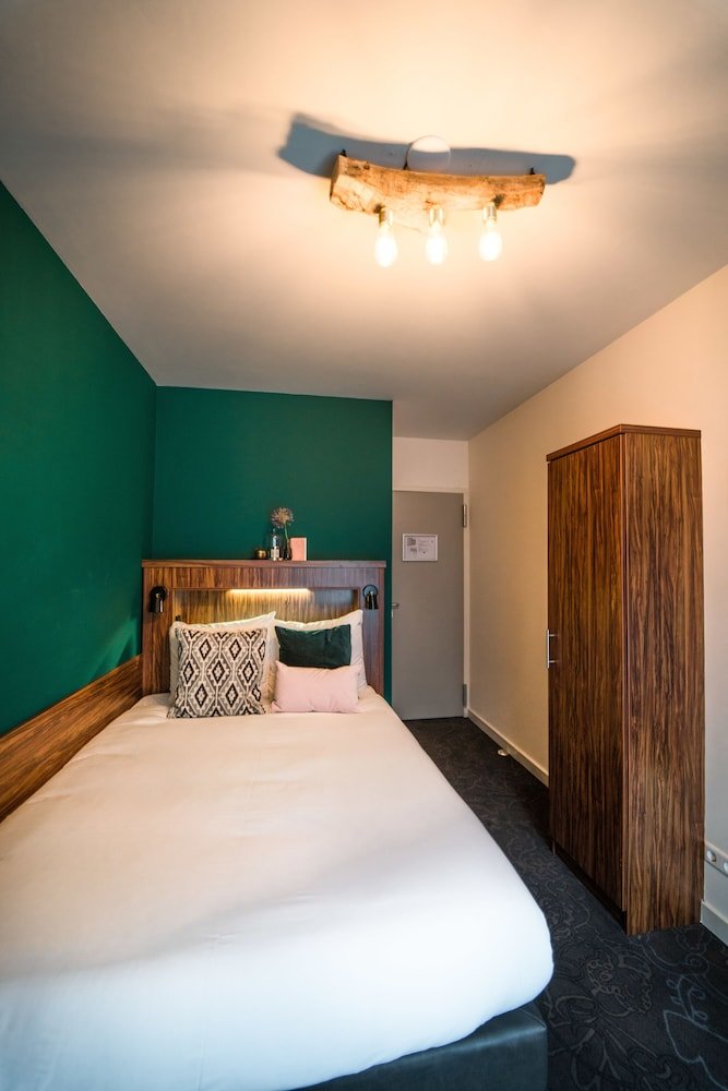Linden Hotel Room Type - Standard Room, 1 Queen Bed