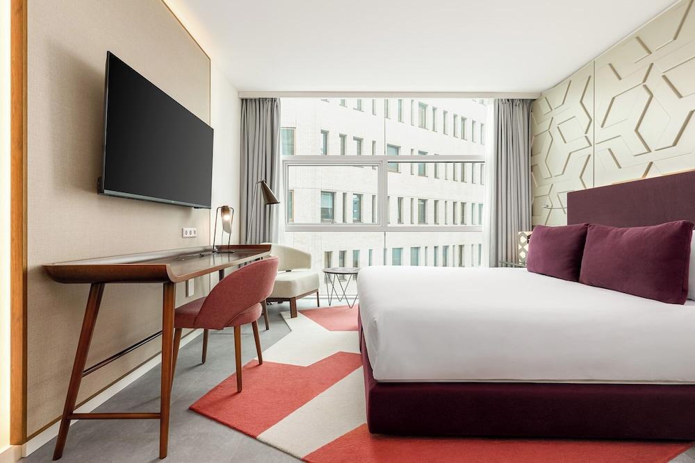 Room Mate Aitana, Amsterdam Room Type - Superior Double Room, 1 Queen Bed