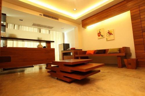 Baannueng at Aree 5 Hotel - Tap to explore photos