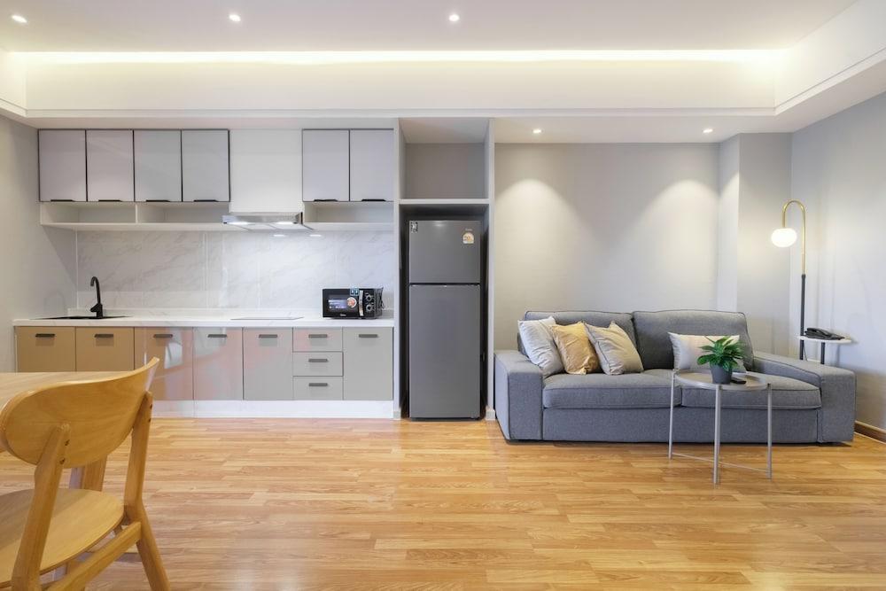 Boss Hotel Room Type - Signature Suite