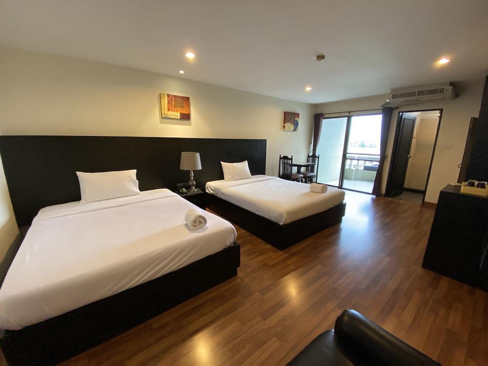 Boss Hotel Room Type - Superior Family Room