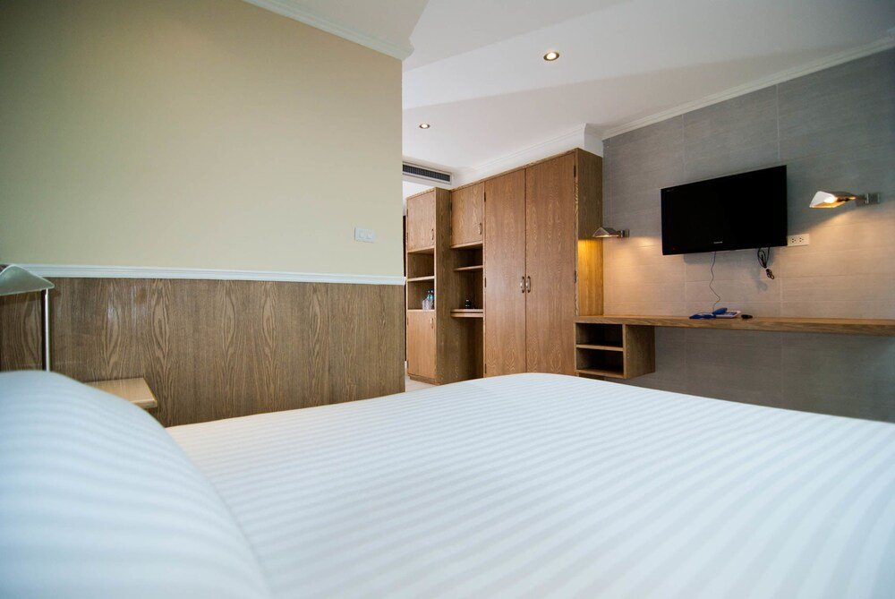 Bourbon St Boutique Hotel - Tap to explore photos
