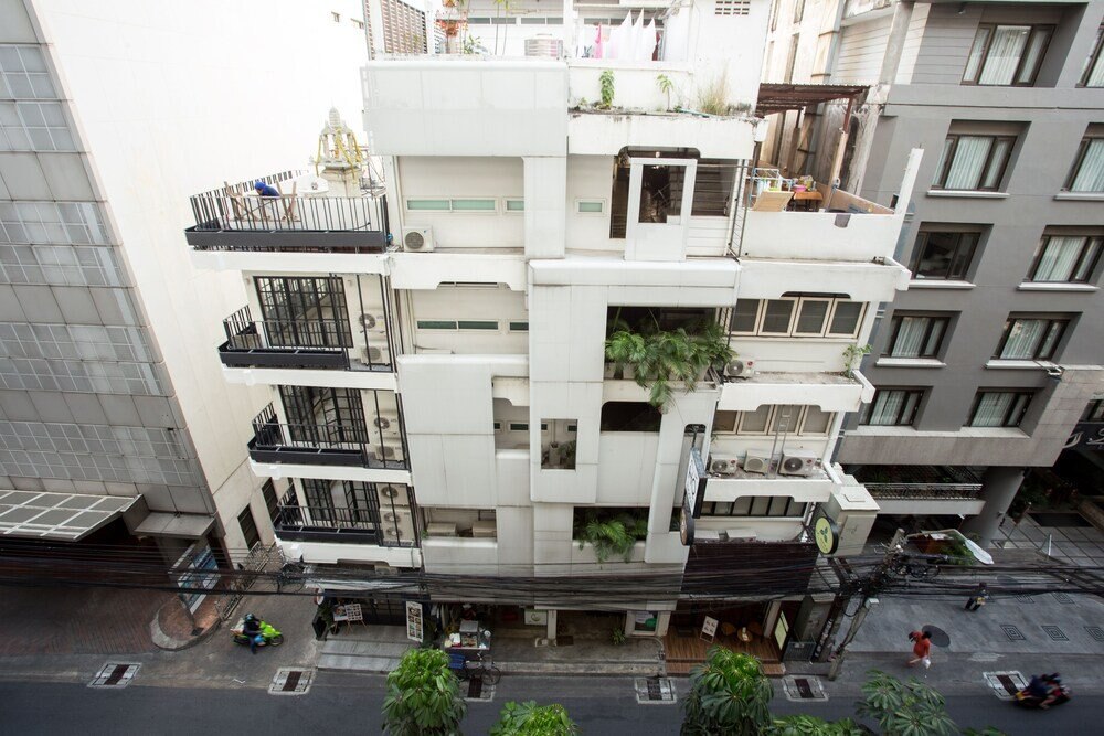 HQ hostel Silom - Tap to explore photos