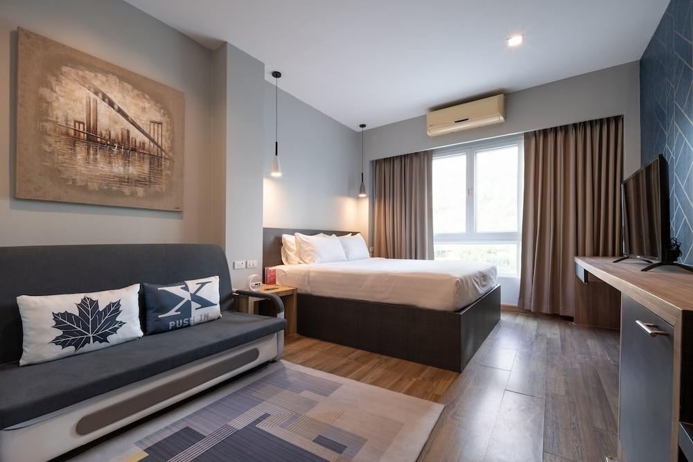 iCheck inn Gems Center Silom Room Type - Premier Triple Room iCheck inn Gems Center Silom Room Type - Premier Triple Room