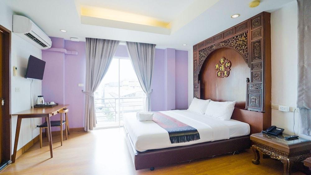 Korbua House Room Type - Executive King Bed Canal view with balcony Korbua House Room Type - Executive King Bed Canal view with balcony