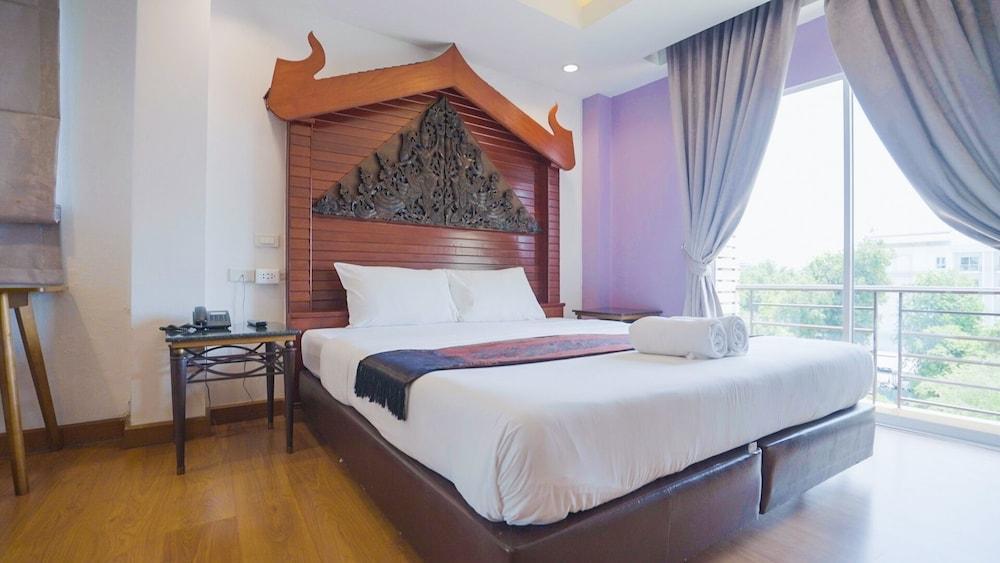 Korbua House Room Type - Deluxe King Bed Canal View With Balcony