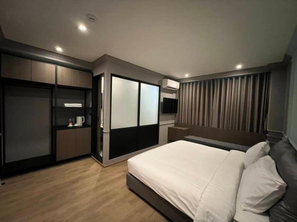 Penpark Place Room Type - Superior Double Room
