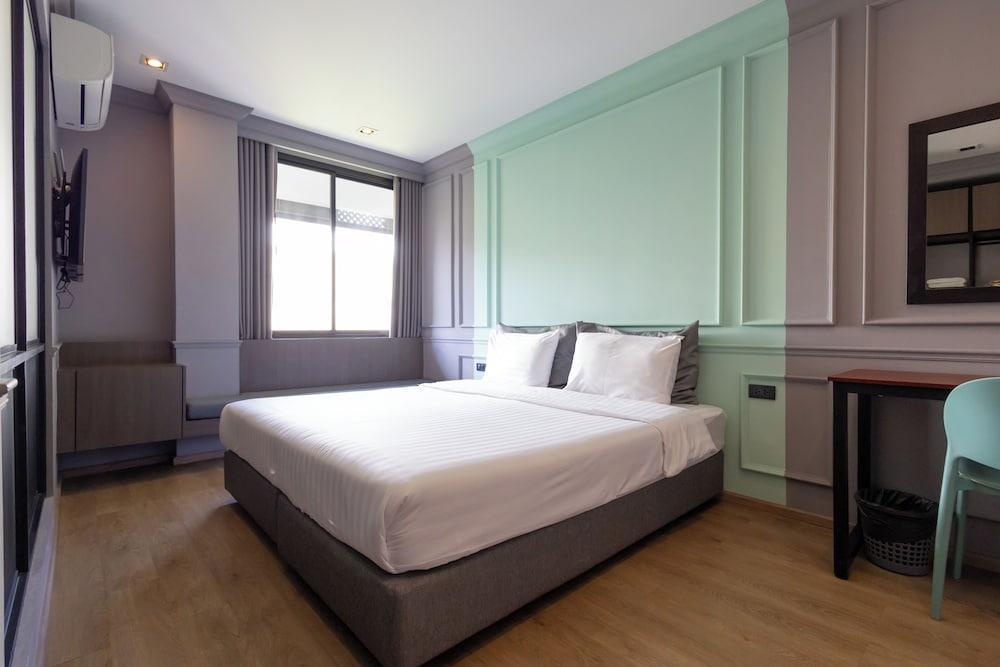 Penpark Place Room Type - Superior Double Room (Elevator Available)