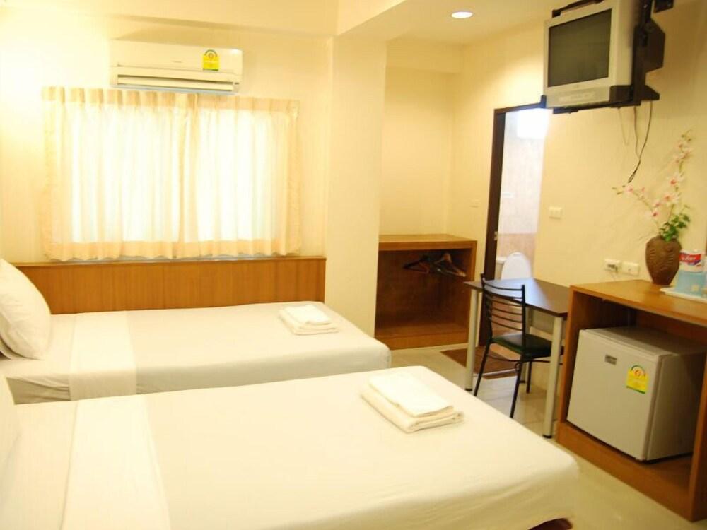 Rambuttri House Room Type - Deluxe Twin