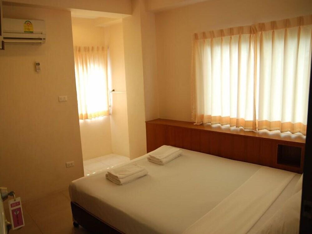 Rambuttri House Room Type - Standard Double